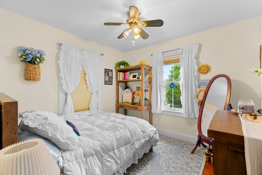 More Photos Of 13 Dean Ave, Newport Apartments For Sale