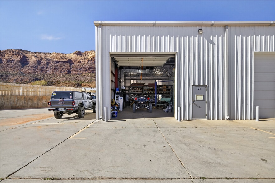 More Photos Of 11850 S Highway 191, Moab Warehouse For Sale