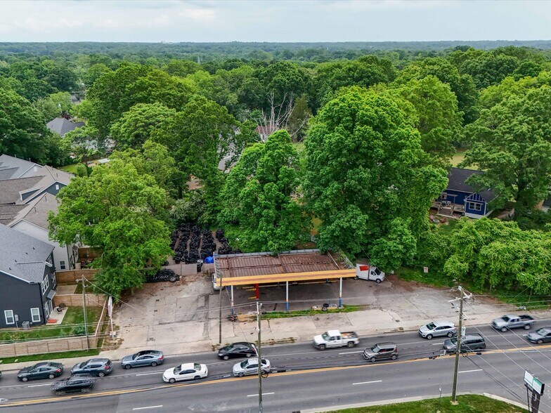 More Photos Of 2522 The Plaza, Charlotte Service Station For Sale