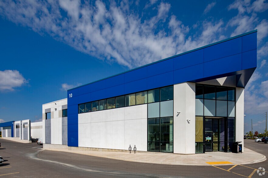 More Photos Of 10 Lightbeam Ter, Brampton Warehouse For Lease