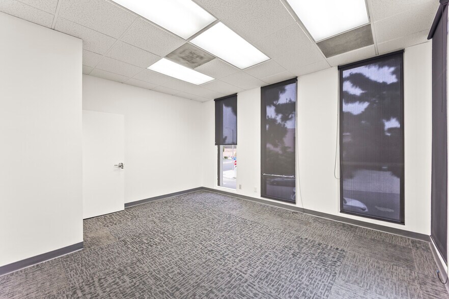 More Photos Of 10841 Paramount Blvd, Downey Office For Lease