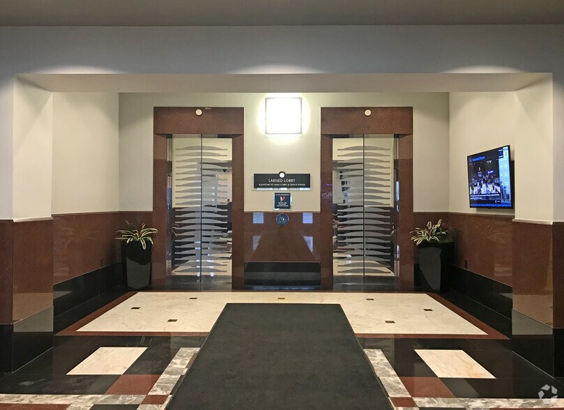 More Photos Of 150 W Jefferson Ave, Detroit Office For Lease