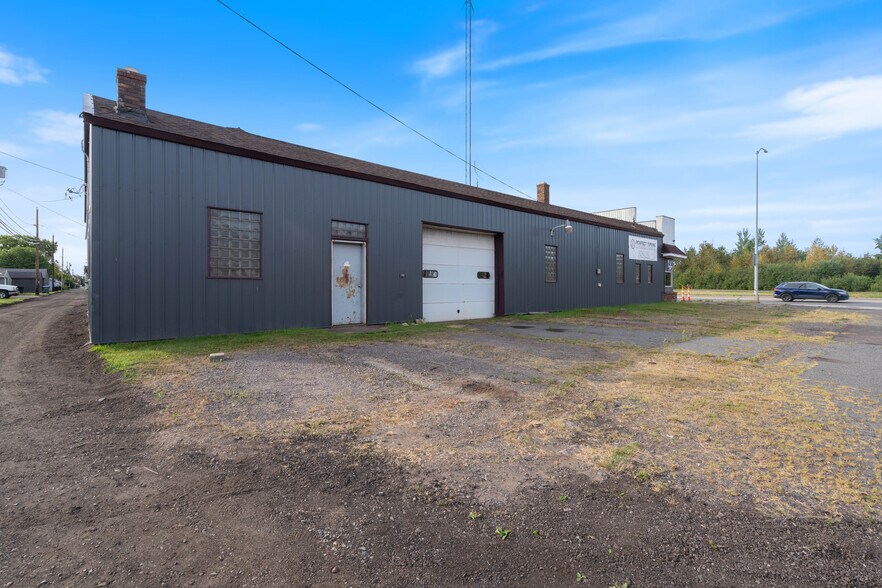 More Photos Of 4001 E 2nd St, Superior Auto Repair For Sale