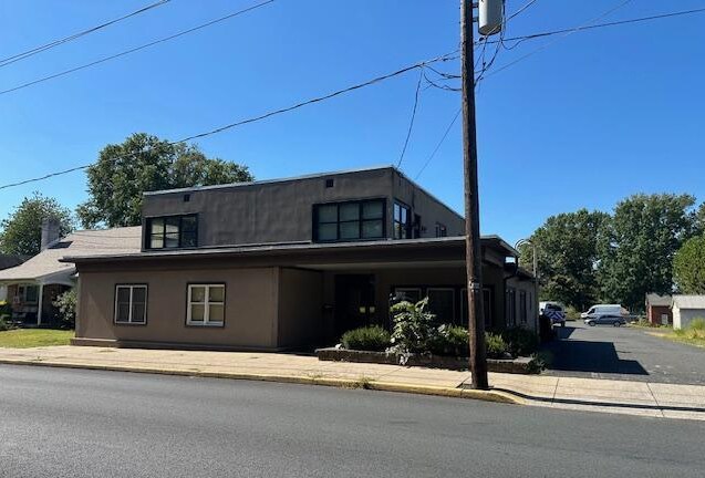More Photos Of 223 W Reliance Rd, Telford Flex For Sale