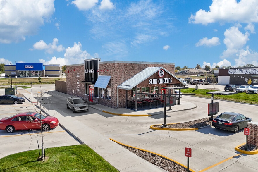 Primary Photo Of 965 SE Alices Rd, Waukee Fast Food For Sale