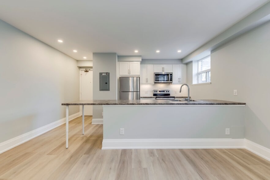 More Photos Of , Mississauga Multifamily For Sale