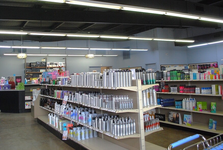 More Photos Of 979 Lovers Ln, Bowling Green Warehouse For Lease