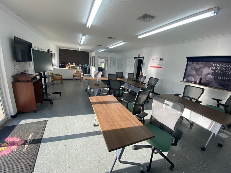 More Photos Of 1500 Main St NE, Palm Bay Light Distribution For Sale