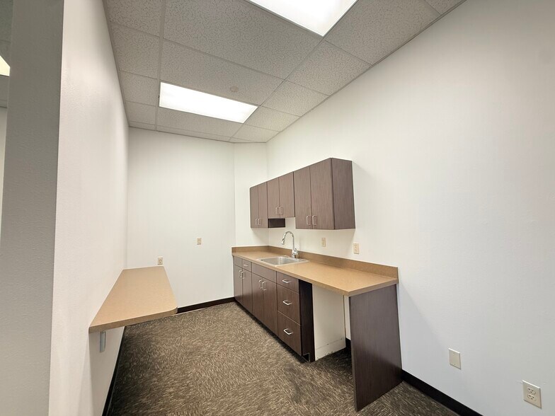More Photos Of 2735 W Court St, Pasco General Retail For Lease