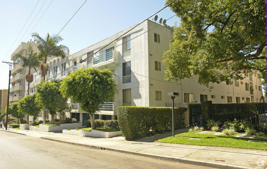 Primary Photo Of 1617 N Fuller Ave, Los Angeles Apartments For Sale