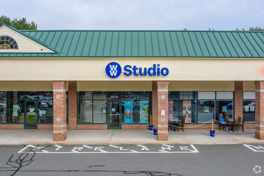 Primary Photo Of 400 Highland Ave, Salem Freestanding For Lease