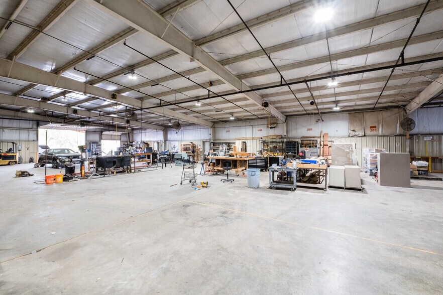 More Photos Of 714 Calhoun St, Little Rock Industrial For Sale