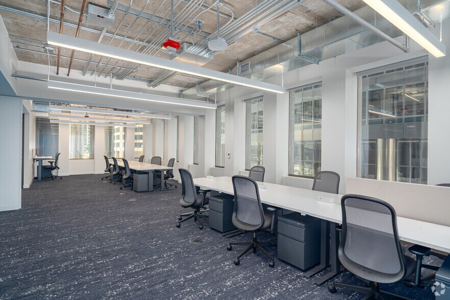 More Photos Of 311 W Monroe St, Chicago Coworking Space