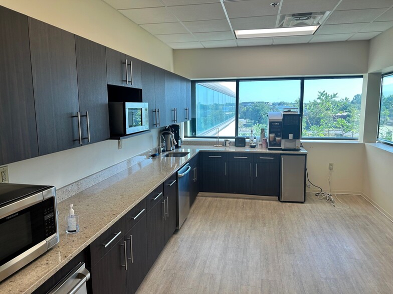 More Photos Of 8211 Town Center Dr, Nottingham Medical For Lease