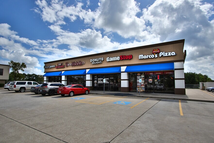 More Photos Of 1510 Broadway St, Pearland Storefront For Lease