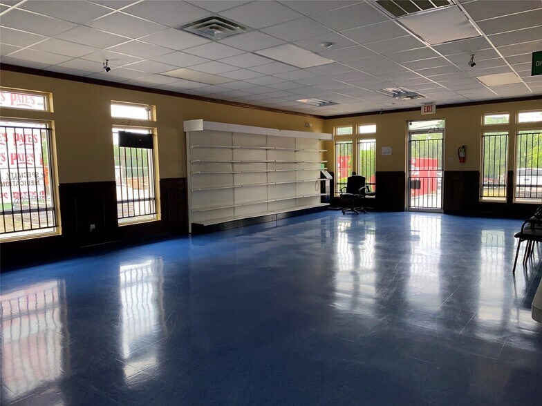 More Photos Of 820 N Zang Blvd, Dallas Medical For Lease