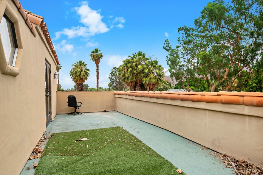 More Photos Of 51370 Avenida Bermudas, La Quinta Office Residential For Sale