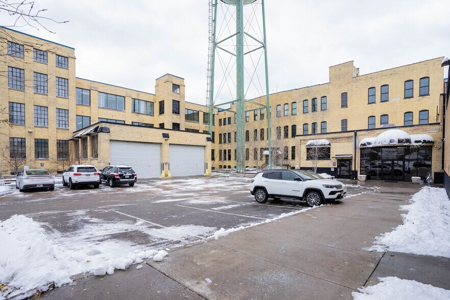More Photos Of 755 Prior Ave N, Saint Paul Research And Development For Lease