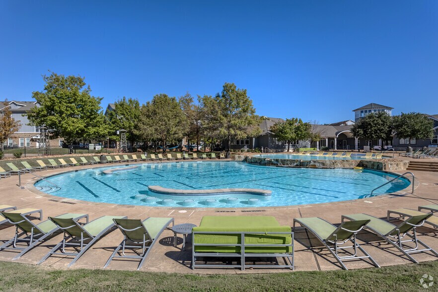 More Photos Of 1725 Harvey Mitchell Pky S, College Station Apartments For Sale