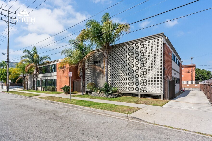 More Photos Of 8621 Bellanca Ave, Los Angeles Office For Lease
