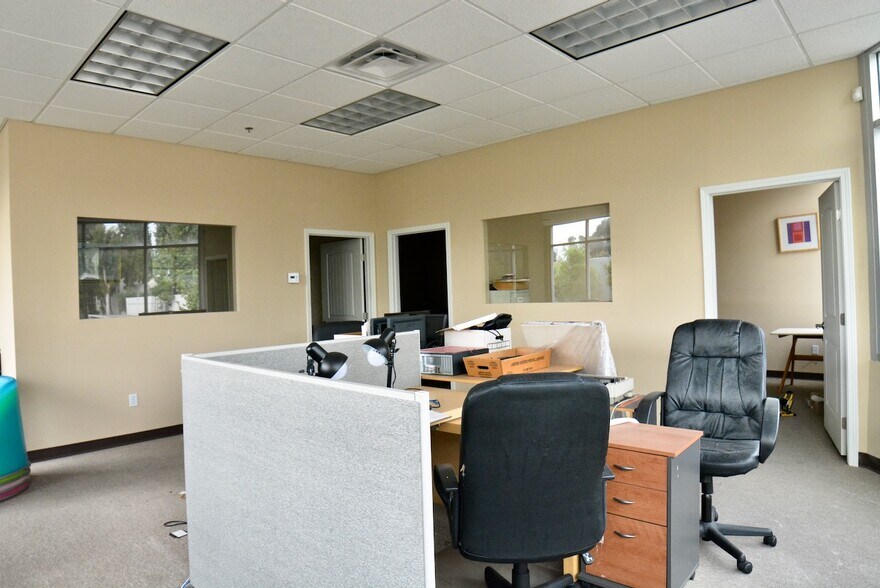 More Photos Of 2280 Valley Blvd, Pomona Warehouse For Sale