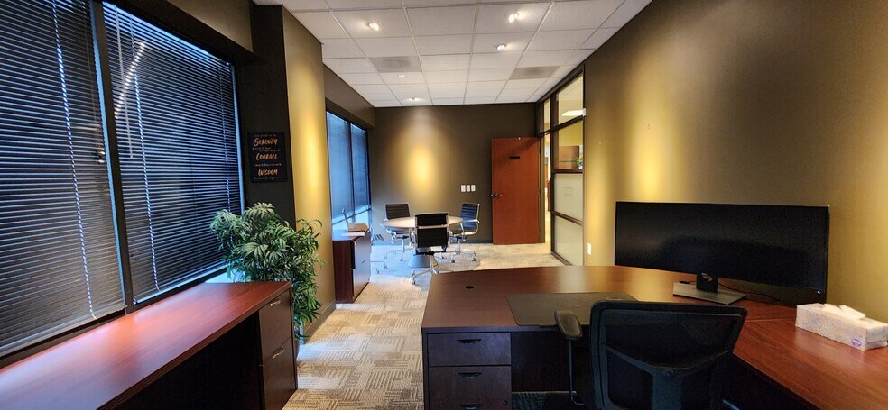 More Photos Of 3636 NE Broadway St, Portland Office For Sale