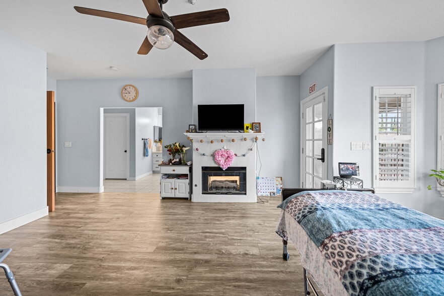 More Photos Of 12908 South Ln, Redlands Healthcare For Sale