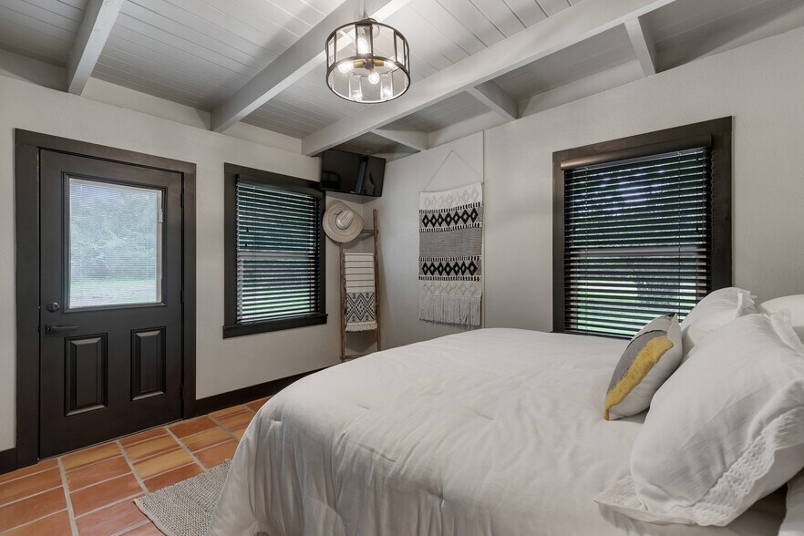 More Photos Of 48 Kneese Rd, Fredericksburg Specialty For Sale