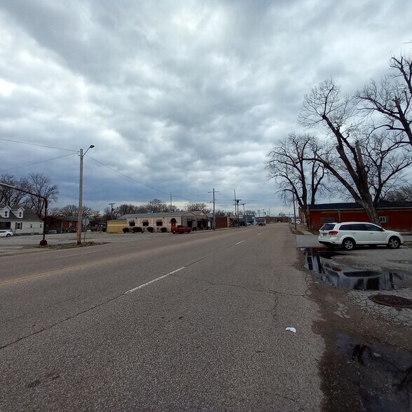 More Photos Of 6001 State St, East Saint Louis Restaurant For Sale