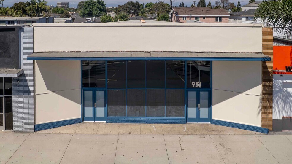 More Photos Of 951 S La Brea Ave, Inglewood Storefront For Sale