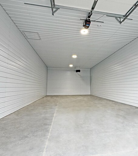 More Photos Of 8414 Zionsville Rd, Indianapolis Light Distribution For Lease