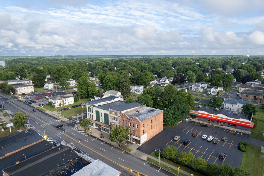 More Photos Of 114-116 W Broadway, Fulton Multifamily For Sale