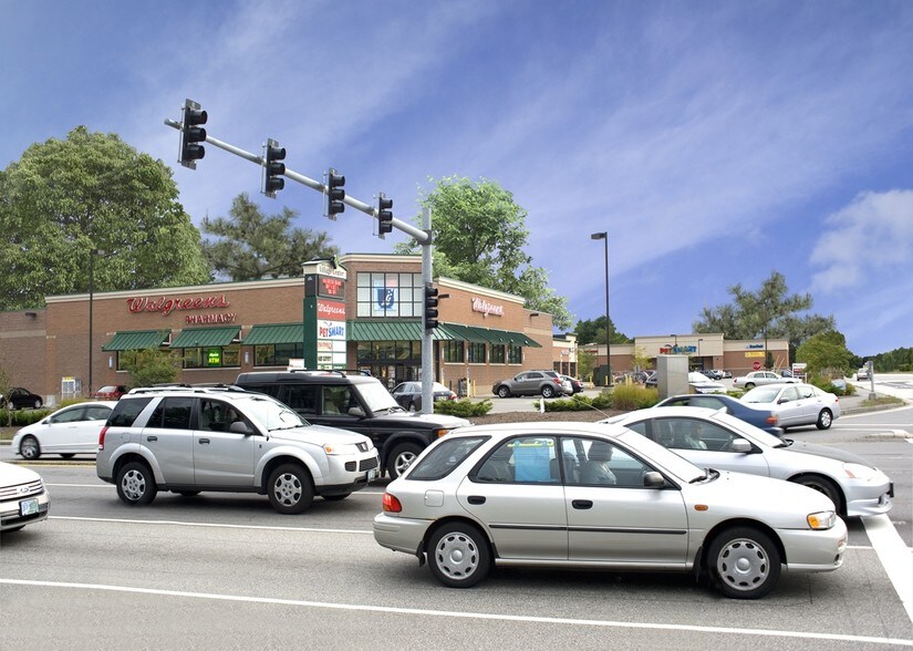 More Photos Of 2 Cellu Dr, Nashua Storefront For Lease