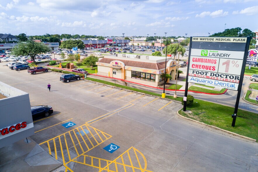 More Photos Of 800-900 S Wayside Dr, Houston Unknown For Lease