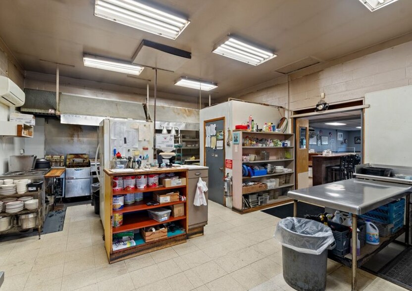 More Photos Of 6014 New Hartford St, Wolcott Restaurant For Sale