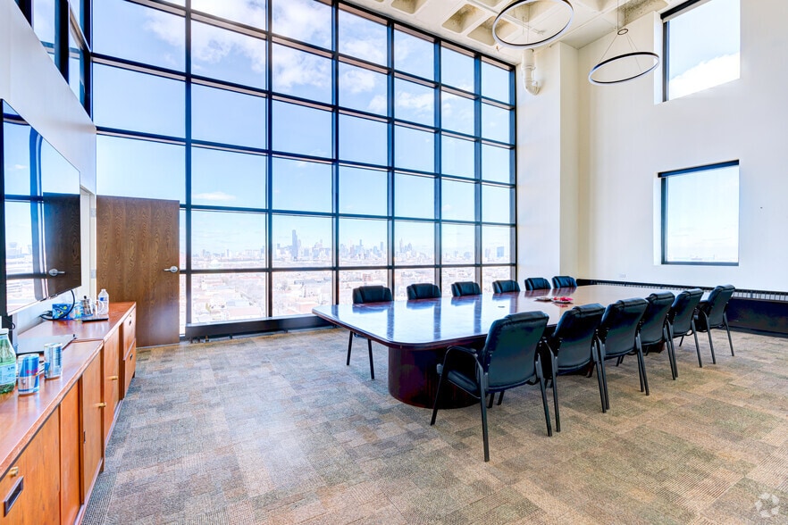 More Photos Of 1111 W 35th St, Chicago Flex For Lease