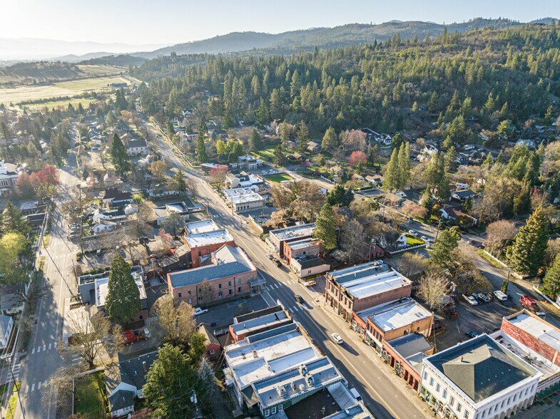 More Photos Of 205 E California St, Jacksonville General Retail For Sale