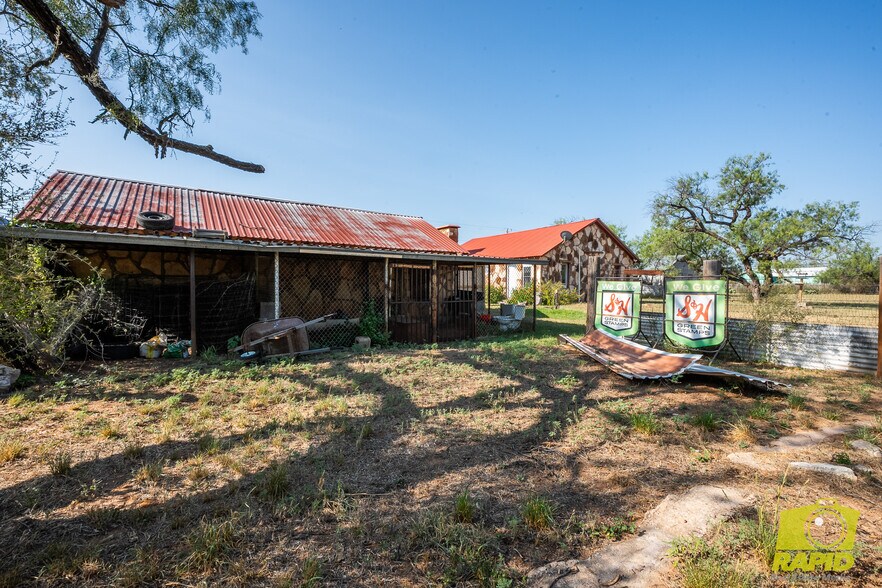 More Photos Of 425 Highland Park, Robert Lee Flex For Sale