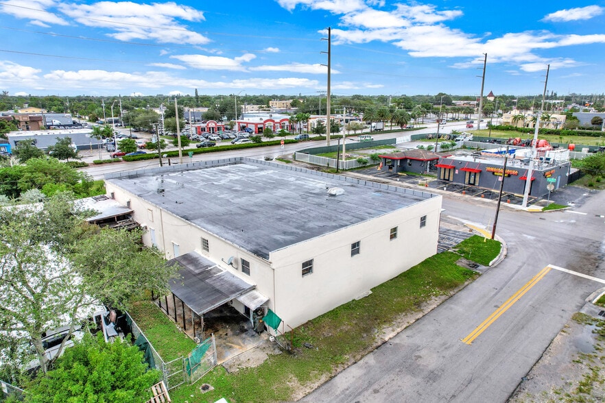 More Photos Of 5960-5992 SW 23rd St, West Park Showroom For Sale