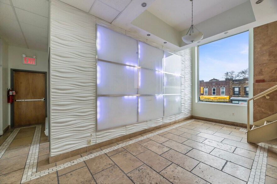 More Photos Of 12419 Metropolitan Ave, Kew Gardens General Retail For Lease