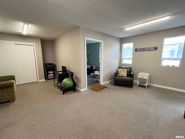 More Photos Of 3526 N California Ave, Peoria Office For Sale