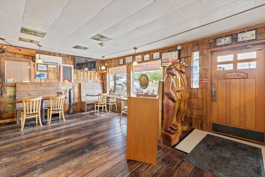 More Photos Of 500 Wanapa, Cascade Locks Restaurant For Sale