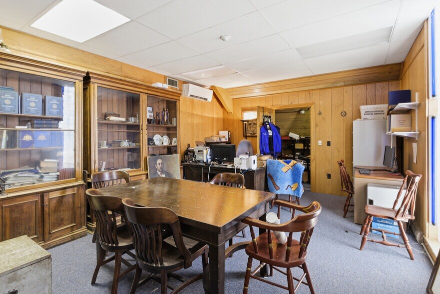 More Photos Of 81 Sprague St, Portsmouth Specialty For Sale