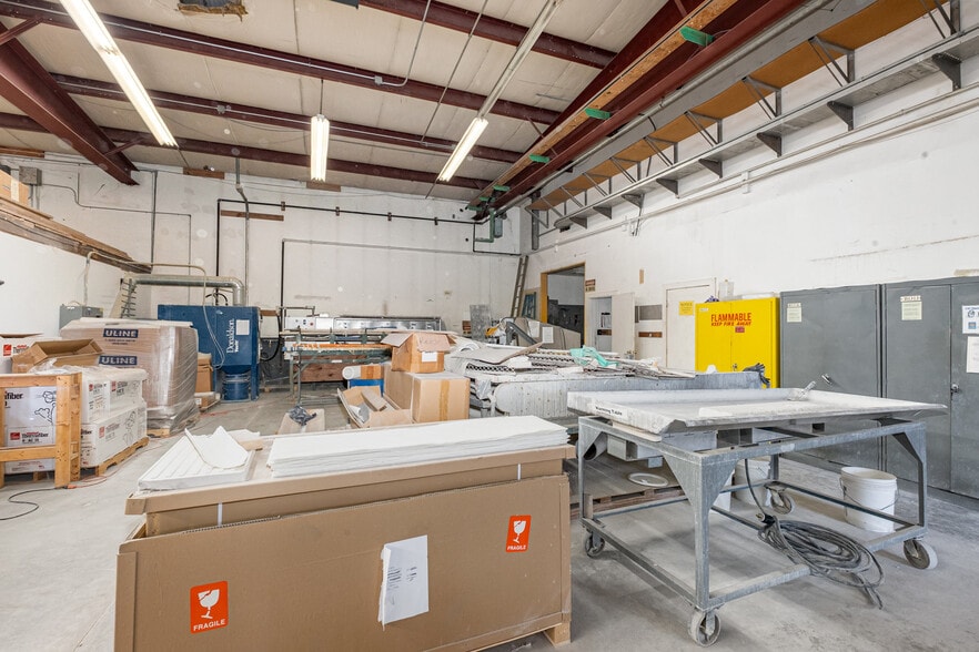 More Photos Of 330 N Front St, Ripley Flex For Sale