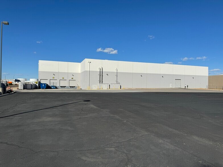More Photos Of 601 S 55th Ave, Phoenix Warehouse For Lease