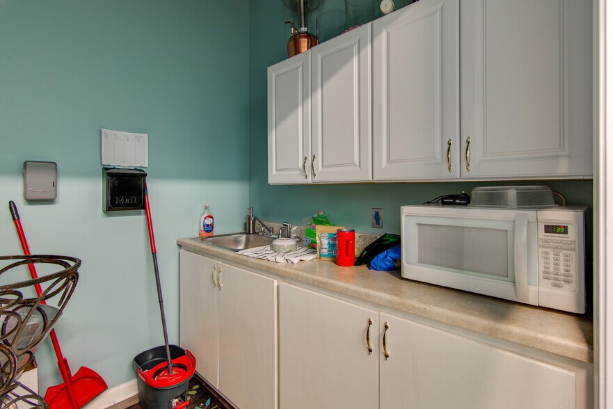 More Photos Of 3390 N State Rd, Davison Medical For Sale