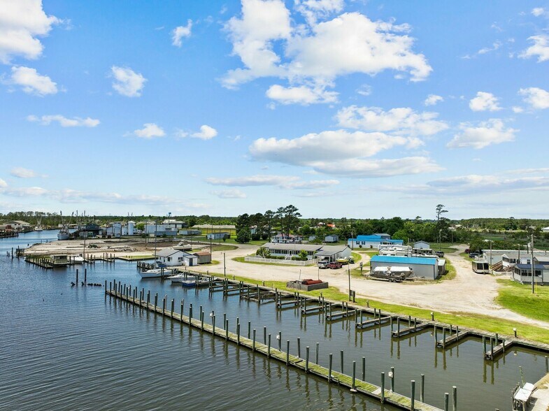 More Photos Of 219 Hill St, Engelhard Marina For Sale