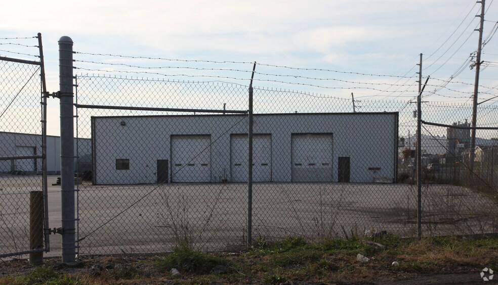 More Photos Of 914 S Burhans Blvd, Hagerstown Industrial For Sale