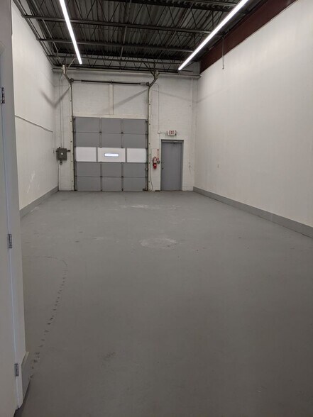 More Photos Of 901-912 Columbia Cir, Merrimack Industrial For Lease