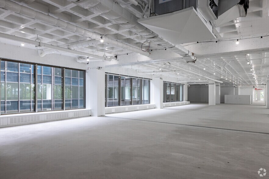 More Photos Of 866 United Nations Plz, New York Office For Sale